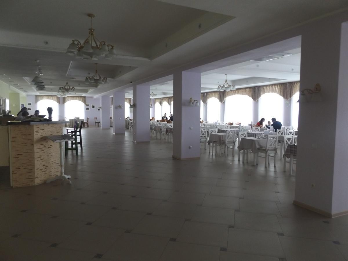 Vitapark Sonyachnyy Provans Satanov Ngoại thất bức ảnh